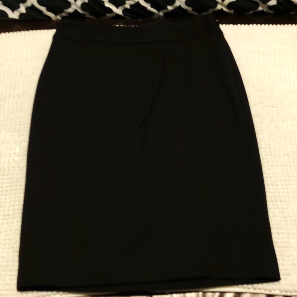 Woman's Rafaella Black Skirt Size 4 #8374